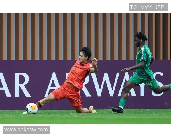 单骑救主足球英雄逆袭战场展现无畏精神与团队力量的完美结合